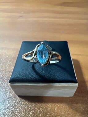 Vintage Estate 10k YG Marquise Cut BLUE TOPAZ Accent Diamond RING 1.9 Grams SZ 7